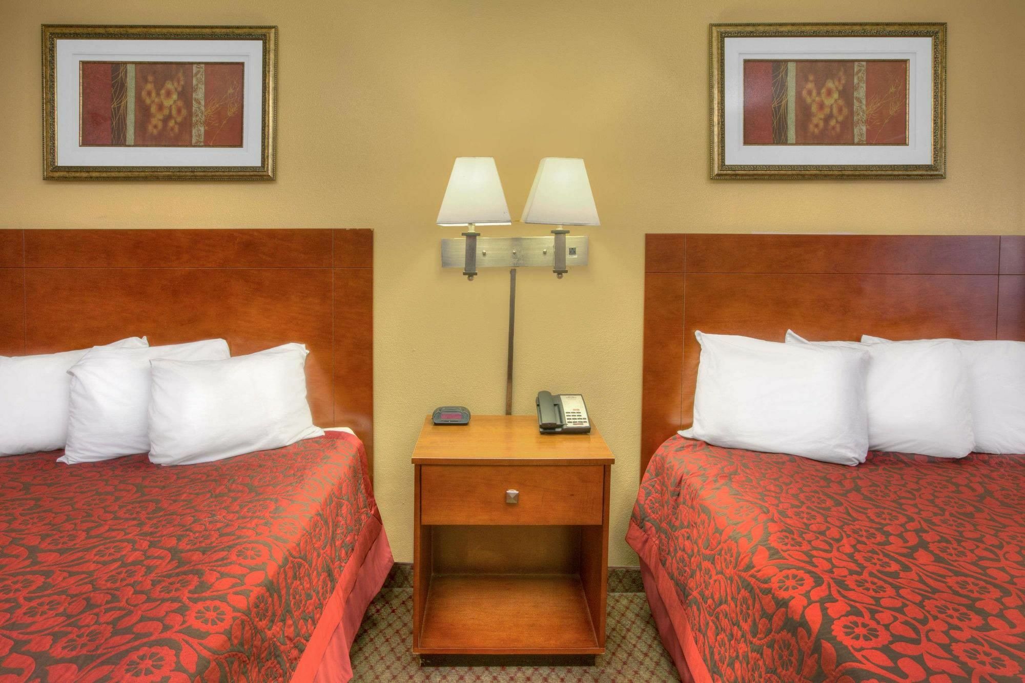 Days Inn By Wyndham גאלפורט מראה חיצוני תמונה